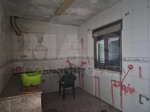 Oportunidade de Investimento em Vialonga – Moradia T2 para Remodelação