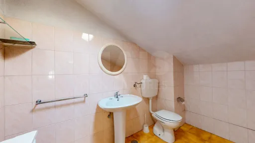 Moradia T5, na calhandriz com piscina