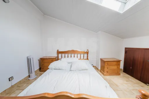 Apartamento T2 com Sótão e Varanda junto à Praia do Baleal