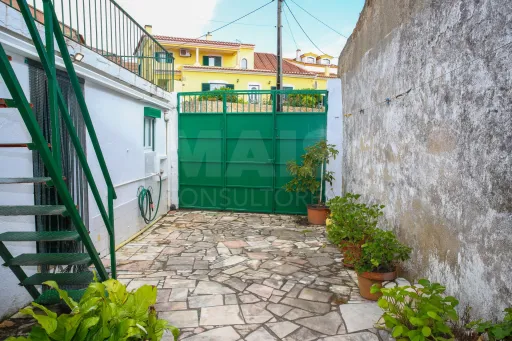 🏡 Moradia T1 com Terraço e Pátio