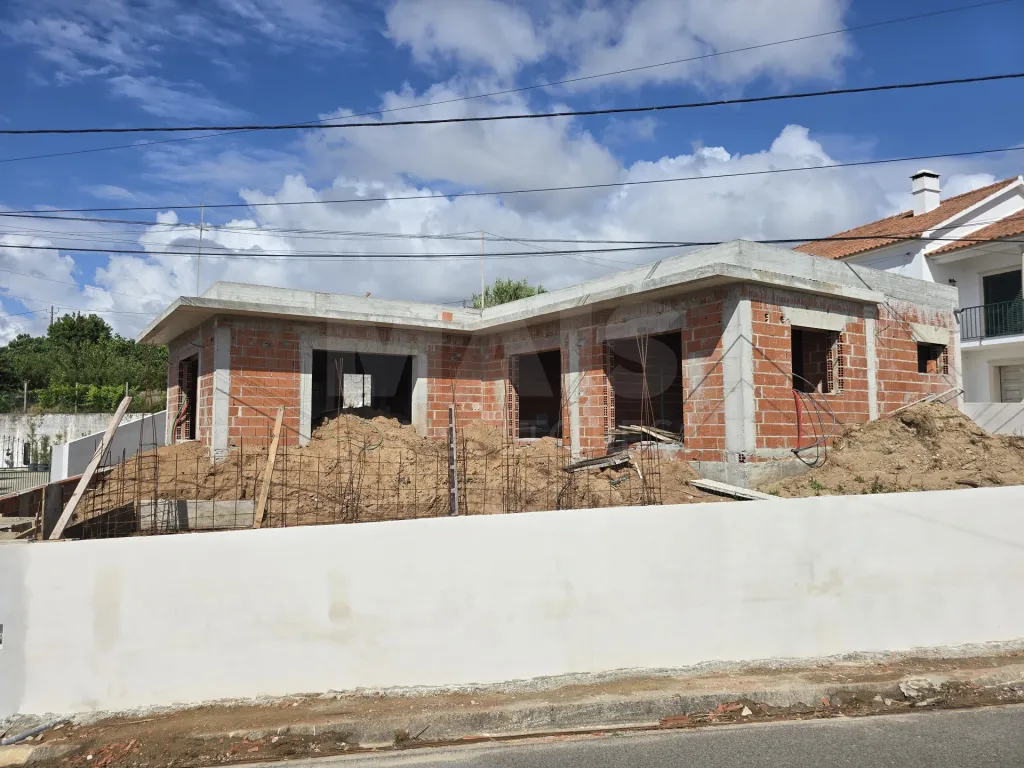 Moradia T3 com Piscina e Vista Mar e Lagoa de Óbidos