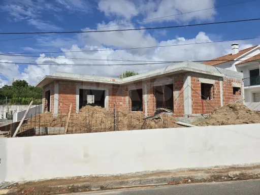 Moradia T3 com Piscina e Vista Mar e Lagoa de Óbidos