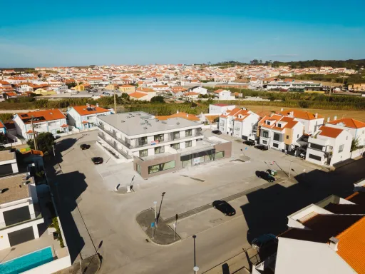 Apartamento T2 Novo com Garagem Privativa e Varanda Ampla em Ferrel junto ao Baleal Fracção G