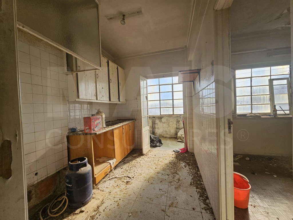 🏠 T2 Para Remodelação Total em Vila Franca de Xira