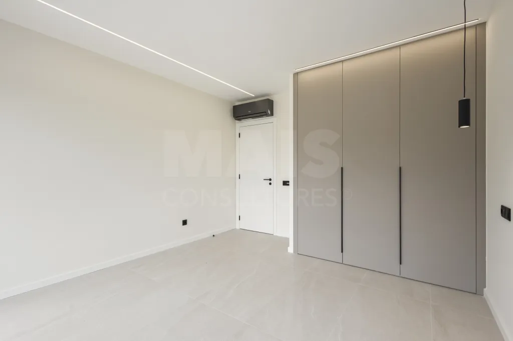 Moradia T3+1 NOVA com piscina em terreno de 2098m2
