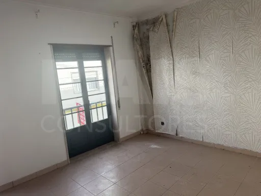 Já pensou em viver e trabalhar no sítio mais central de Arruda? 🍷✨