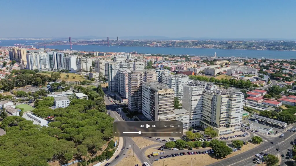 Oportunidade T4 Varandas, Estacionamento e Arrecadação no Restelo