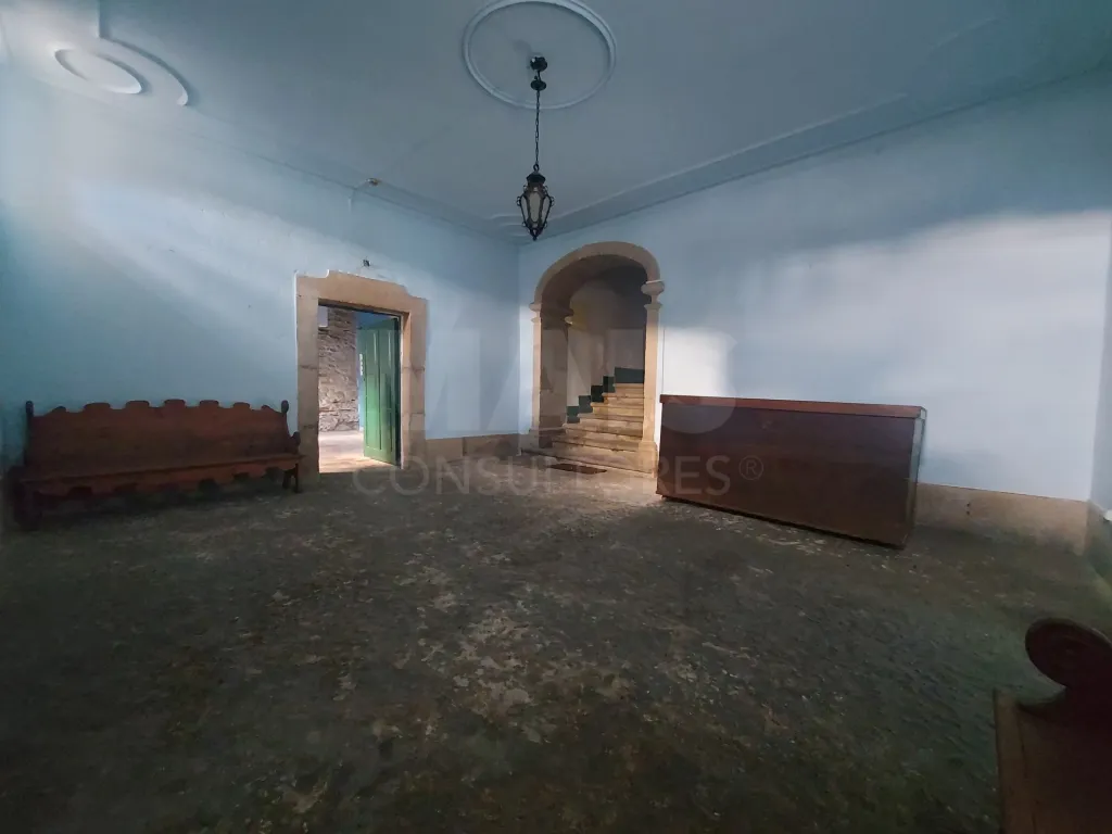 Casa Senhorial com Brazão em Coja- Arganil.