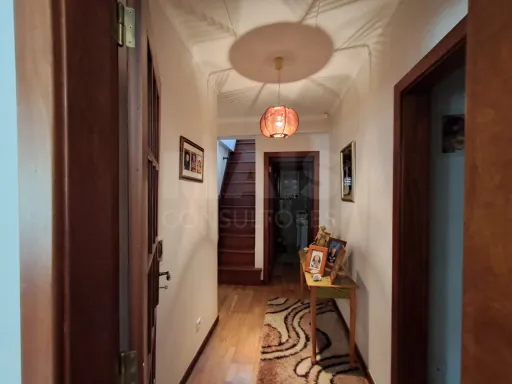 Moradia T3 Térrea com Garagem e Pátio no Nadadouro