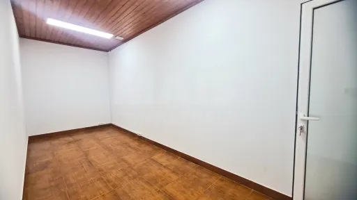 Sala para Serviços ou Escritório