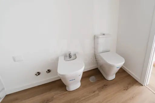Exclusiva Moradia T4 Moderna com Conforto e Elegância Perto das Praias de Peniche