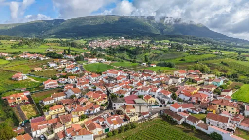 🏡 Moradia T1 com Terraço e Pátio