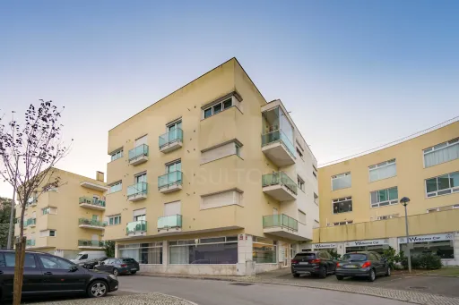 Apartamento T3 Mobiliado | Famões - Urb. Courela dos Fornos