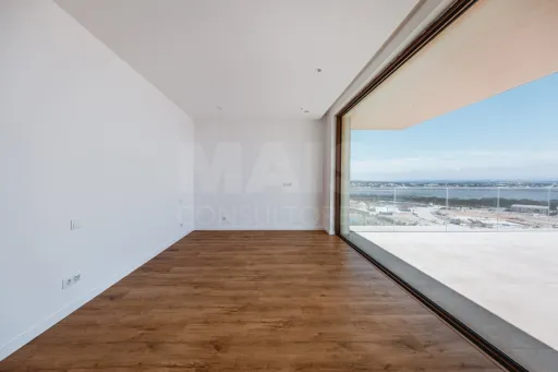 Moradia T5 com Piscina - Vista Golfe e Mar