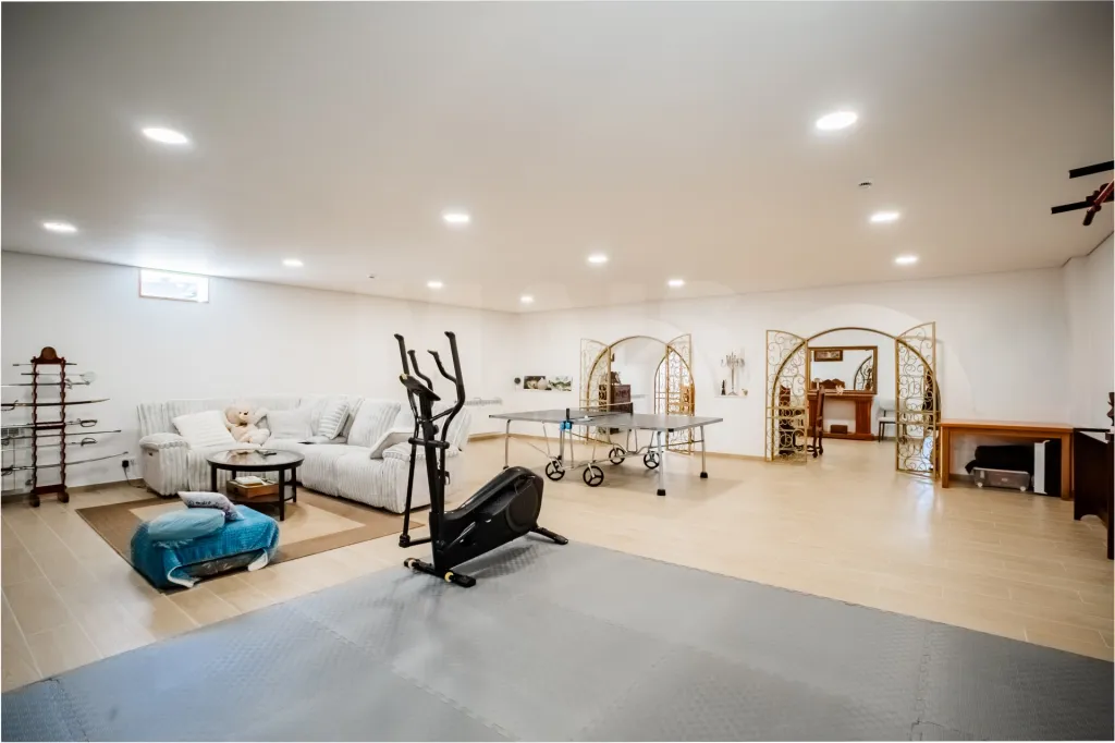 Quinta com mais de 23.000 m², piscina de água salgada e potencial de construção