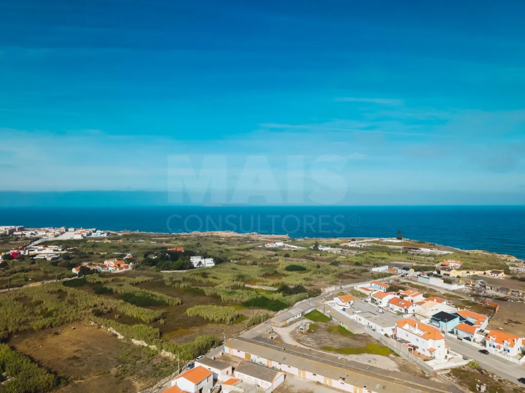 Apartamento T3 em Peniche com 110 m², perto do centro e da Universidade