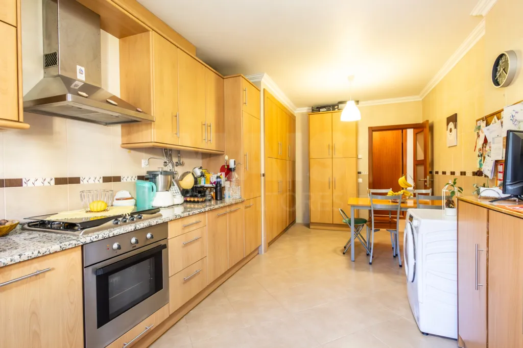 Apartamento T2 com garagem