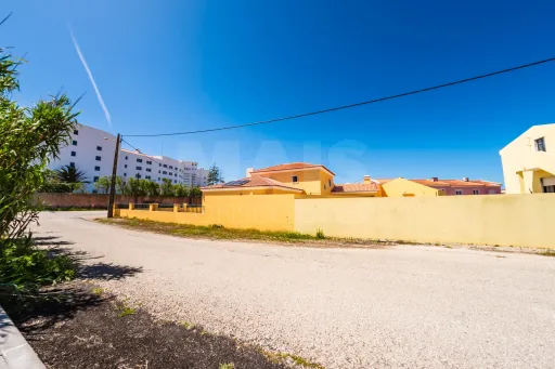 Moradia na Praia dos Super Tubos