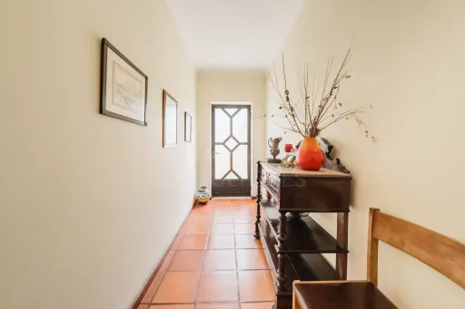 Propriedade única, a apenas 2 km de Alcobaça, com mais de 30.000 m² de terreno