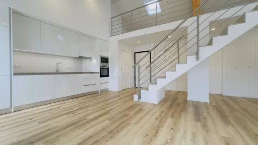 Apartamento T4 Totalmente Remodelado | Centro da Lourinhã | Espaço, Elegância e Conforto