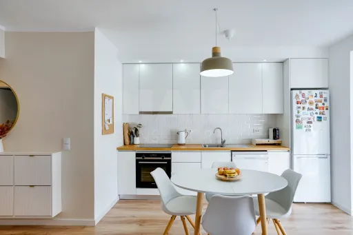 T2 Moderno, 3 frentes c/arrecadação | Queluz Ocidental