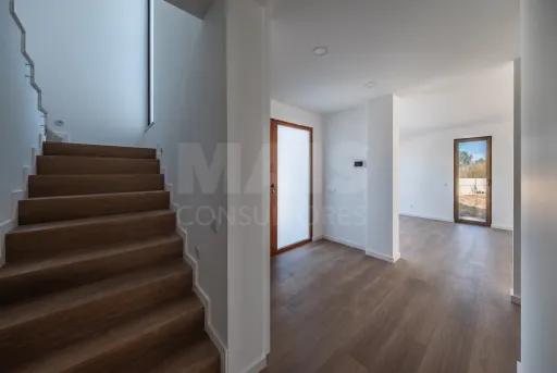 Moradia T3 (3 Suítes) com piscina e jardim - Salir do Porto