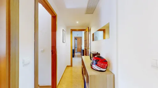 Apartamento T2 com parqueamento no Carregado
