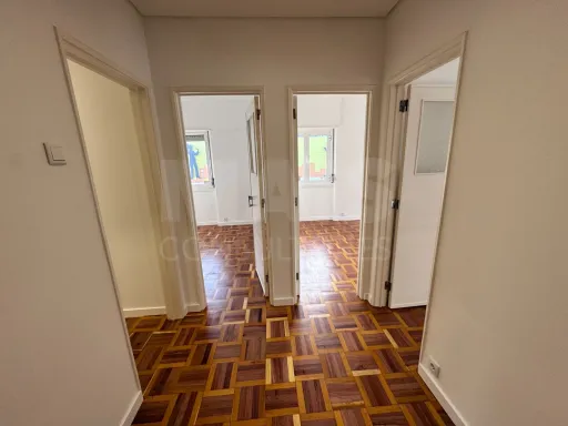 T3  remodelado na Damaia - Em frente à Estação de comboios