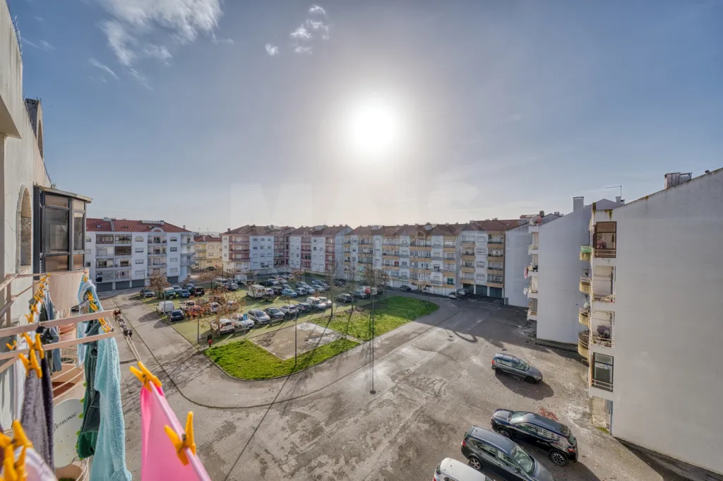 T3 com 3 Varandas e Arrecadação no Entroncamento | Localização Premium