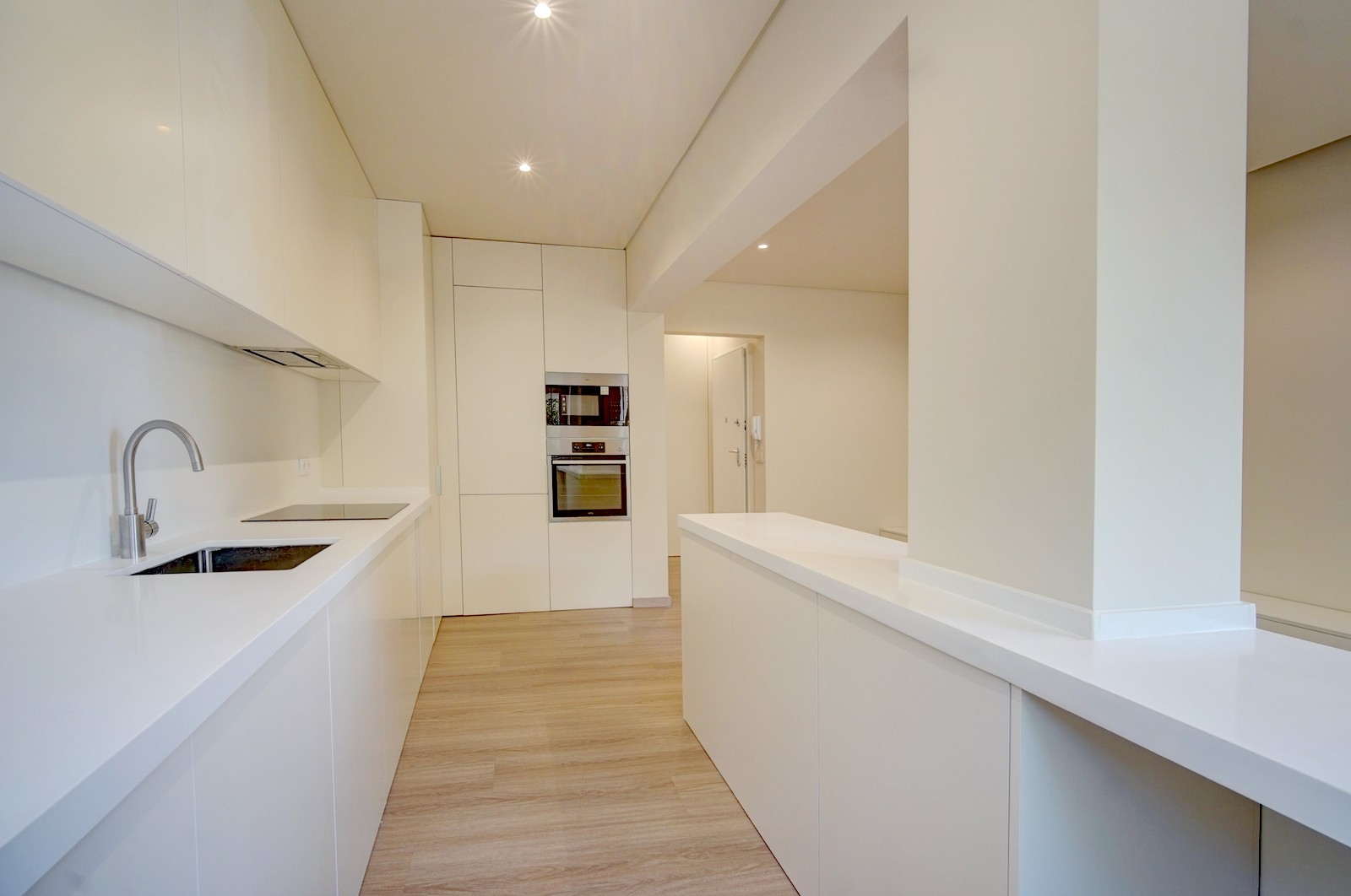 T4 em Queluz, TOTALMENTE Remodelado, com duas suítes