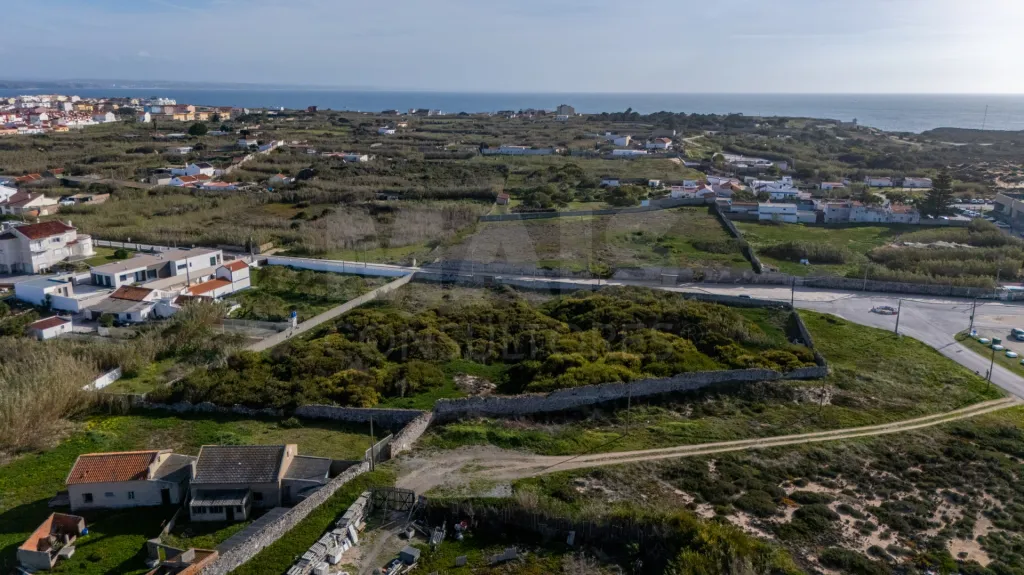 Terreno 6.000m2 com vista mar em Peniche