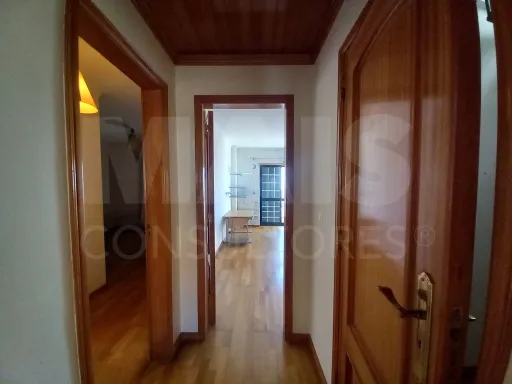 Moradia de 5 Assoalhadas em Ribamar C/ lote de 300m2 e Sótão amplo