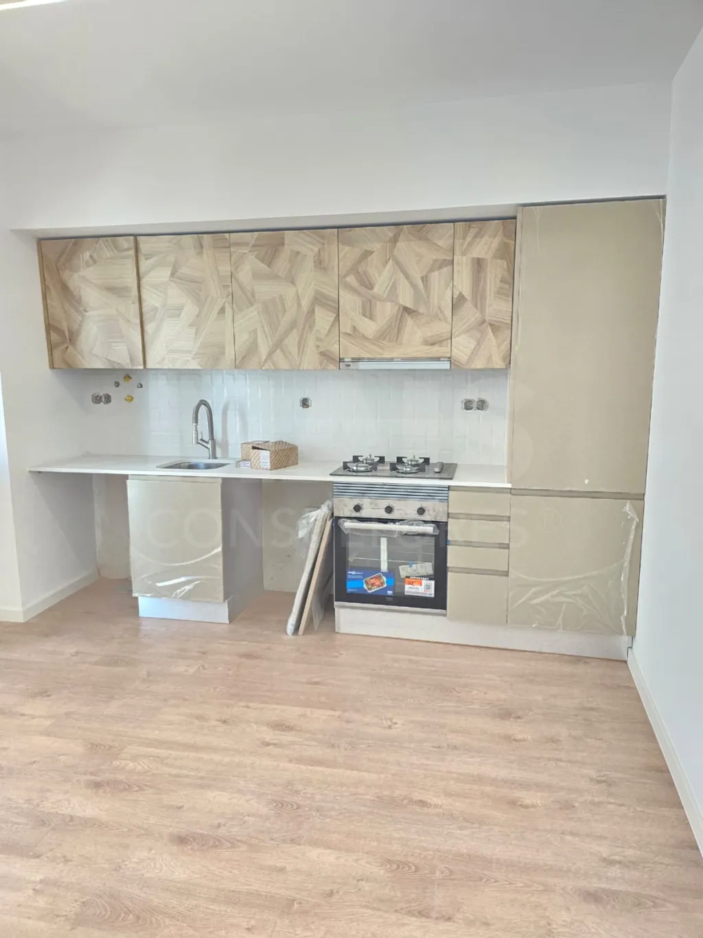 T2 Refurbished in Almada with Balcony