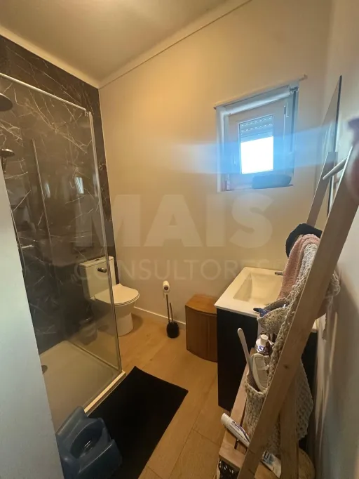 Apartamento T3 totalmente remodelado na Póvoa de Santa Iria com vista rio