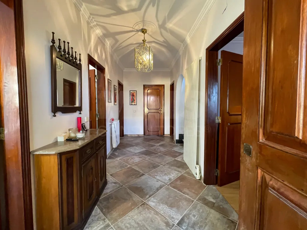 Moradia T4 em Alcabideche, Cascais – Conforto, Sustentabilidade e Espaço