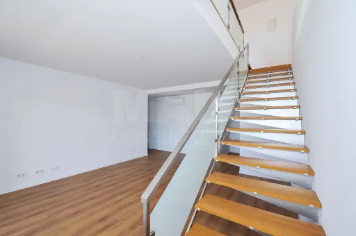 T3 + 1 Duplex com Box para 2 carros e Terraço | Colinas do Cruzeiro, Odivelas