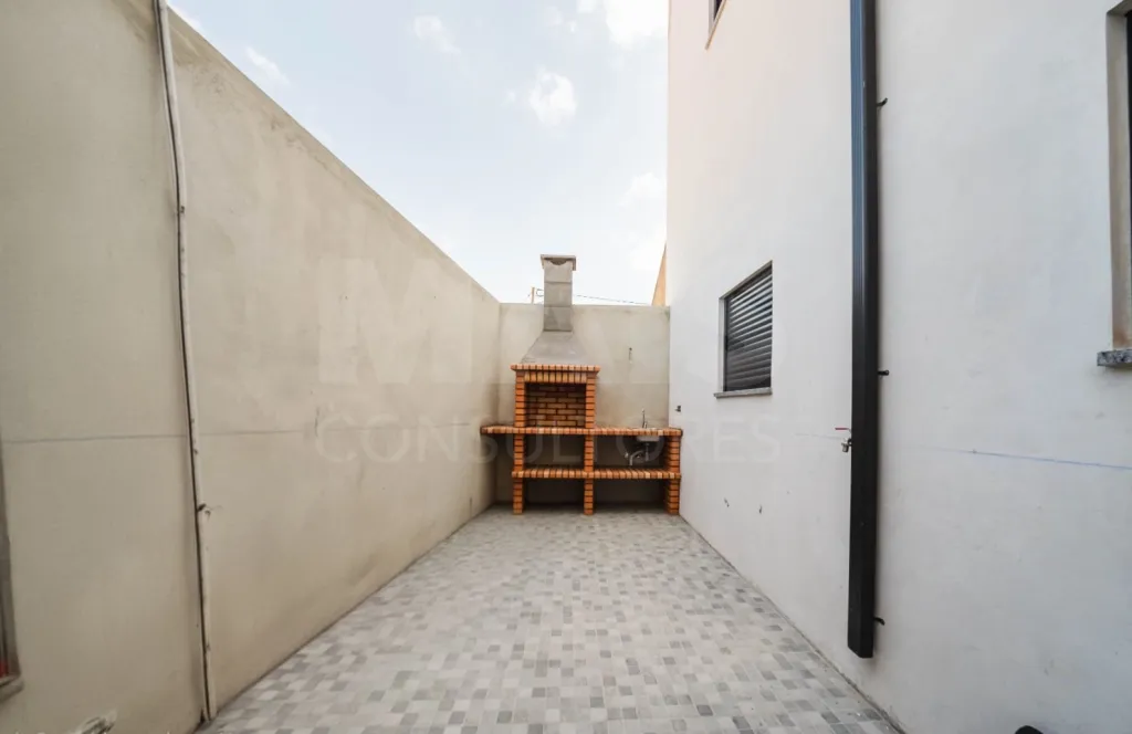 Moradia T3 Nova com Piscina