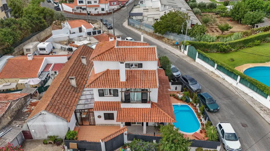 🏠 Moradia Geminada T3+1 com Piscina em Alcabideche ☀️🌴