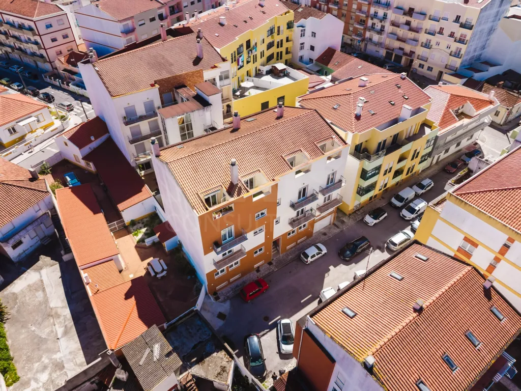 Apartamento T2 com terraço e garagem nas Caldas da Rainha