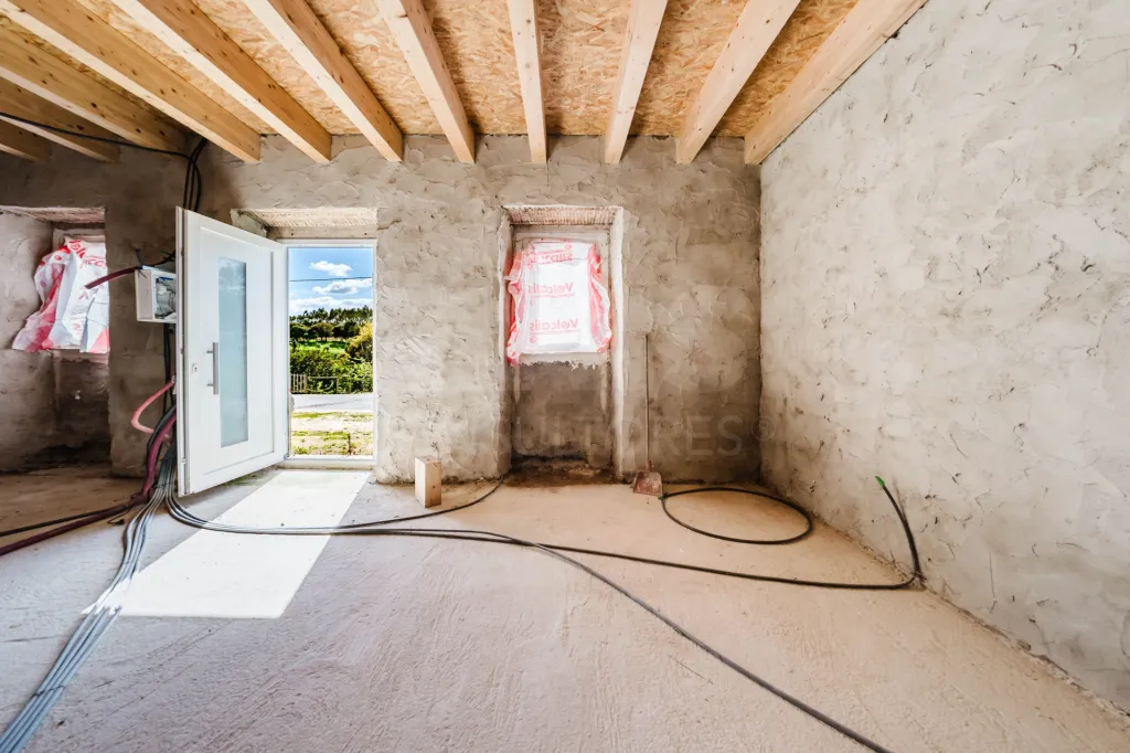 Moradia para remodelar em terreno com 1.809m2