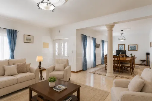 3-Bedroom Family Home 5 Minutes from the Beach - Silveira/Santa Cruz