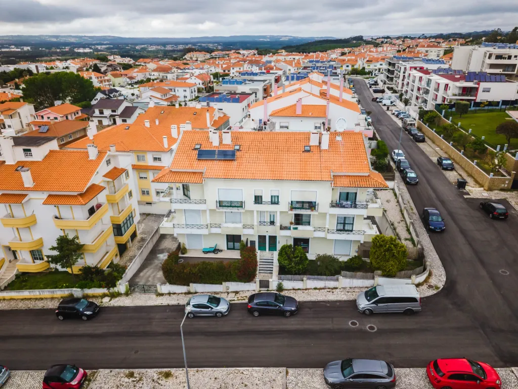Apartamento T3 na Encosta do Sol — Espaço, Conforto e Excelente Exposição Solar