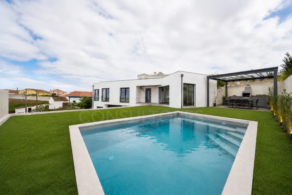Moradia moderna com Piscina, Vista Campo a 60 minutos de lisboa