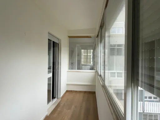 Apartamento T4 em Carnide