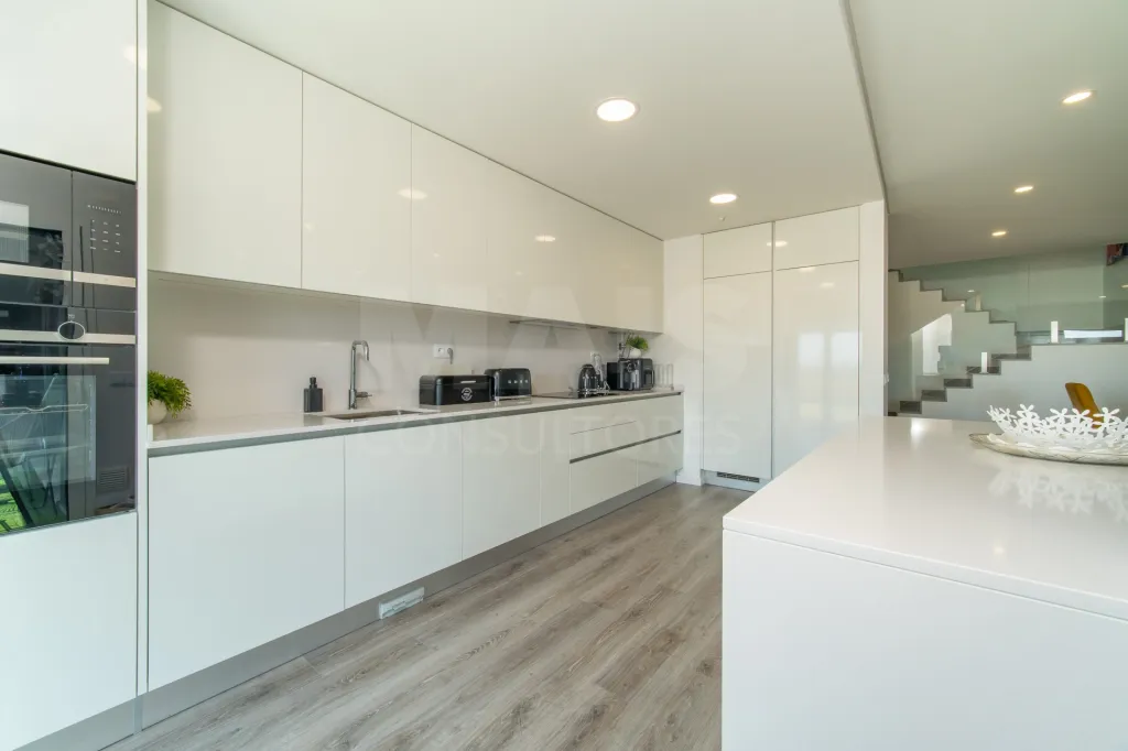 T4 Duplex com Vista Panorâmica sobre o Rio Tejo e Lisboa | Montijo