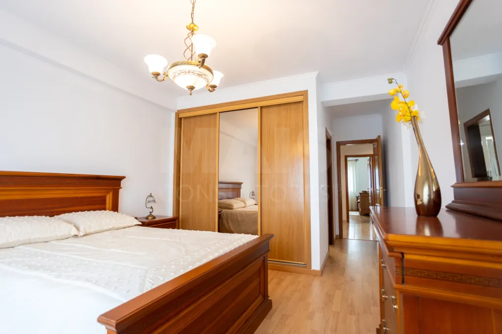 Apartamento T3 com excelente localização no Porto Alto