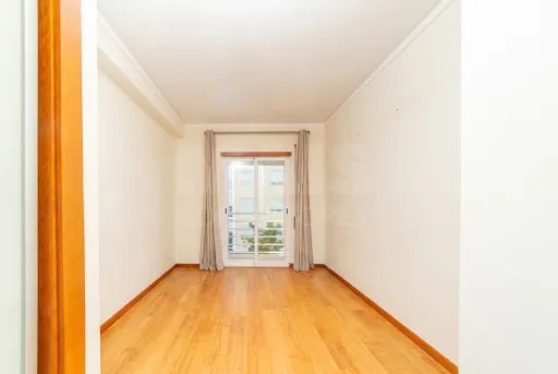 Apartamento T3 com garagem e arrecadação