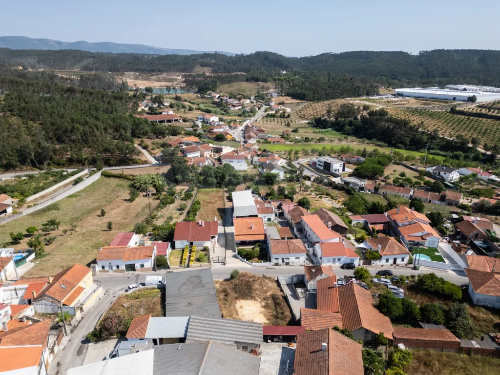 Terreno Urbano com Projeto Aprovado | Furo de Água e Opção Chave na Mão