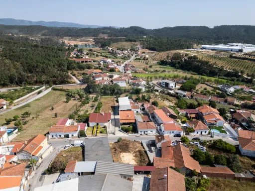 Terreno Urbano com Projeto Aprovado | Furo de Água e Opção Chave na Mão