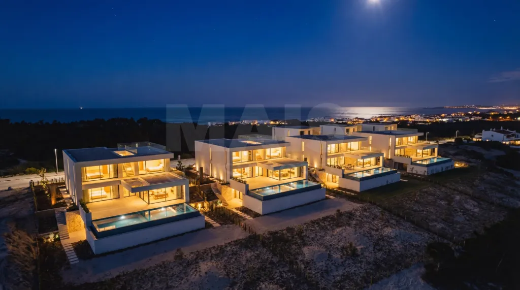 Moradia T5 com Piscina - Vista Golfe e Mar